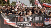 Bannière documentaire Land Back