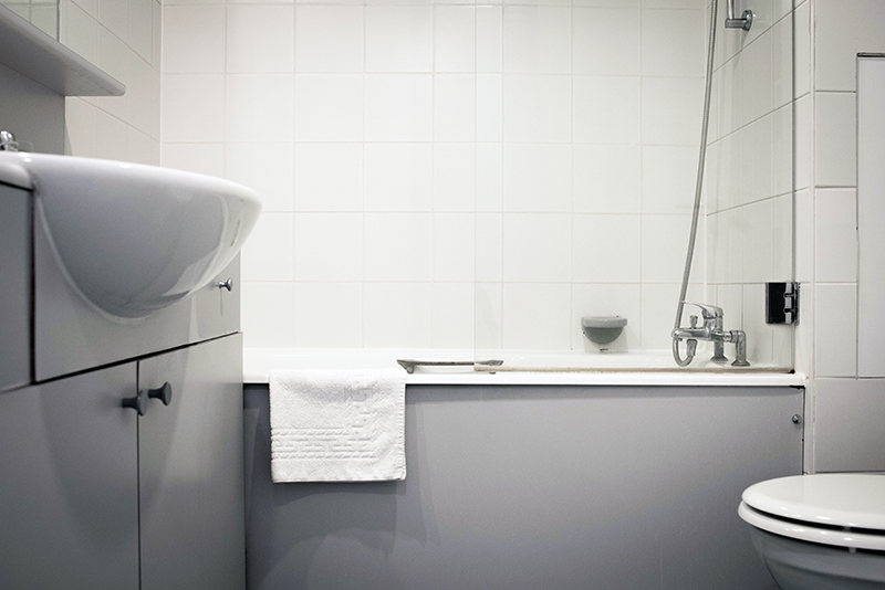 Salle de bain petit deux pièces Maison Suger résidence de recherche à Paris