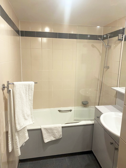 Salle de bain studio 14 Maison Suger