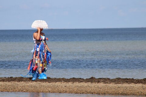 Défilé écologique, 1er Festival des crabes bleus, îles Kerkennah, octobre 2022 