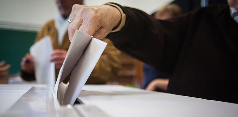 Quels sont les déterminants du soutien électoral aux candidats outsiders et anti establishment ?